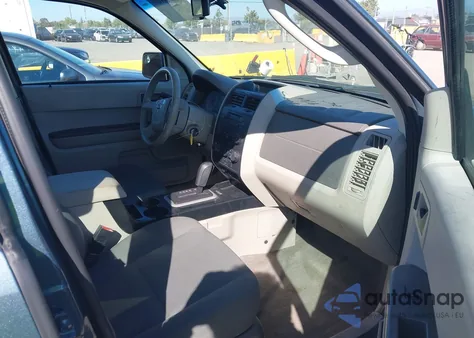 2010 Ford Escape Xls из США, поврежденный, VIN 1FMCU0C74AKA54963